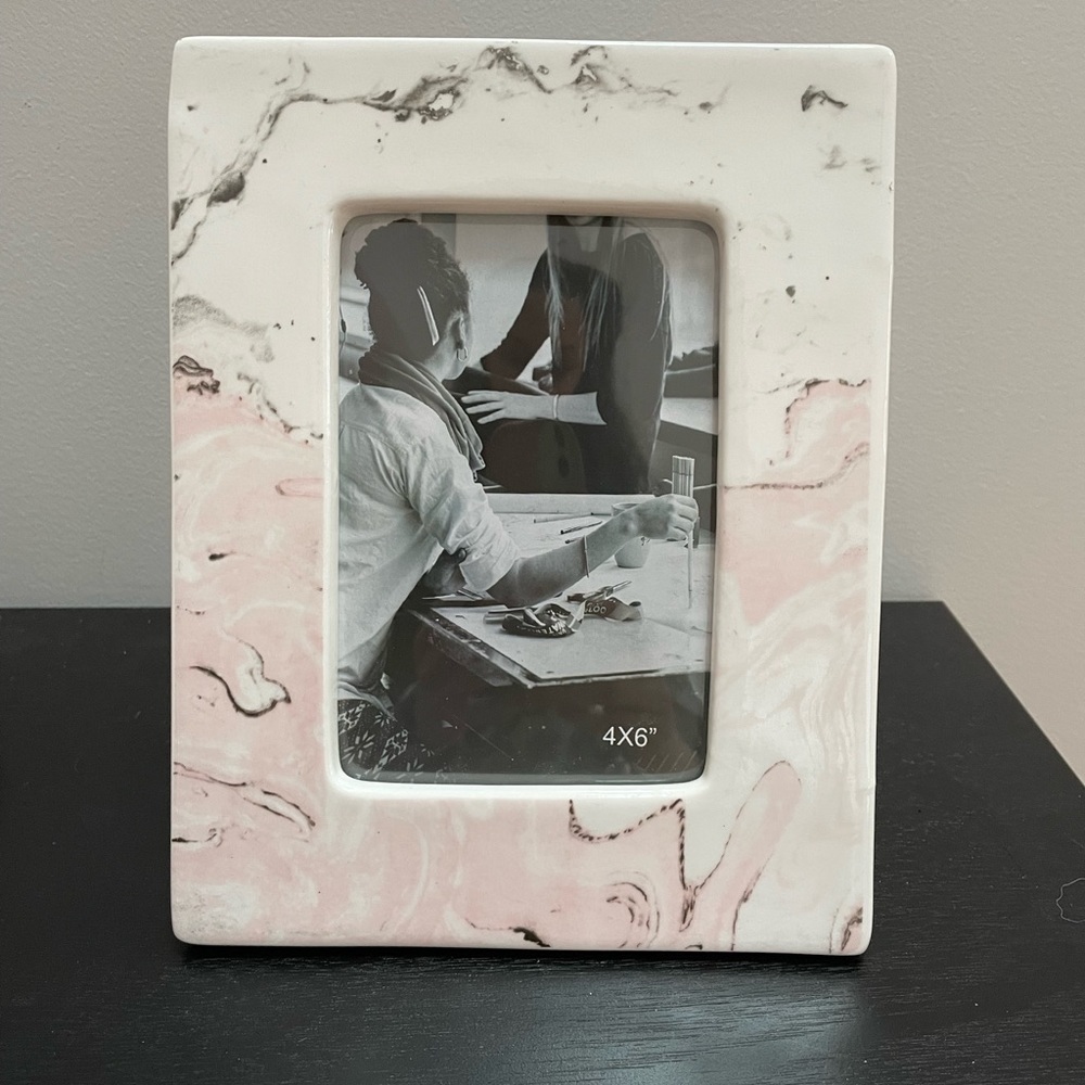 Ceramic 4x6 picture frame with black and pink swirl